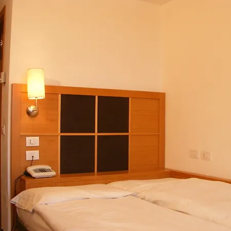 Otel Dolomiti 3*
